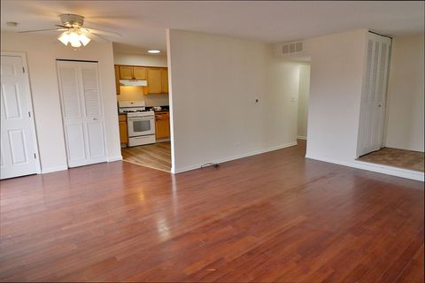 Tiny photo for 819 Mansfield Court, Schaumburg, IL 60194 (MLS # 12581976)