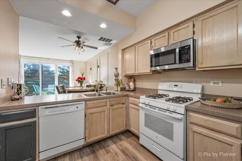 Tiny photo for 64 Harvest Gate Road, Lake In The Hills, IL 60156 (MLS # 12789278)
