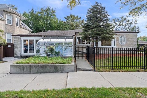 Tiny photo for 2256 W Birchwood Avenue, Chicago, IL 60645 (MLS # 12497609)