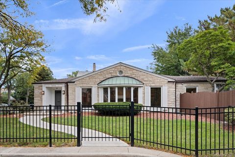Photo of 2256 W Birchwood Avenue, Chicago, IL 60645 (MLS # 12497609)