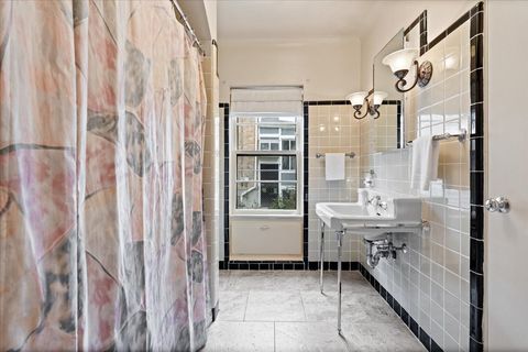 Tiny photo for 2256 W Birchwood Avenue, Chicago, IL 60645 (MLS # 12497609)