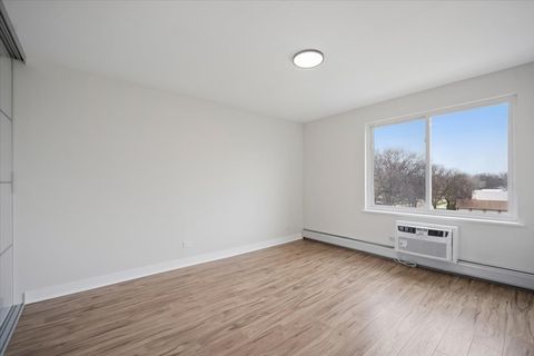 Tiny photo for 1117 S OLD WILKE Road #402, Arlington Heights, IL 60005 (MLS # 12619468)