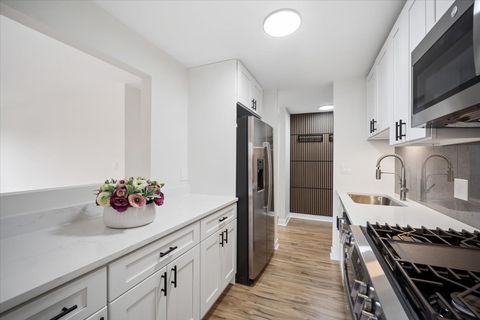 Tiny photo for 1117 S OLD WILKE Road #402, Arlington Heights, IL 60005 (MLS # 12619468)