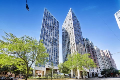 Photo of 345 W Fullerton Parkway #1905, Chicago, IL 60614 (MLS # 12680604)