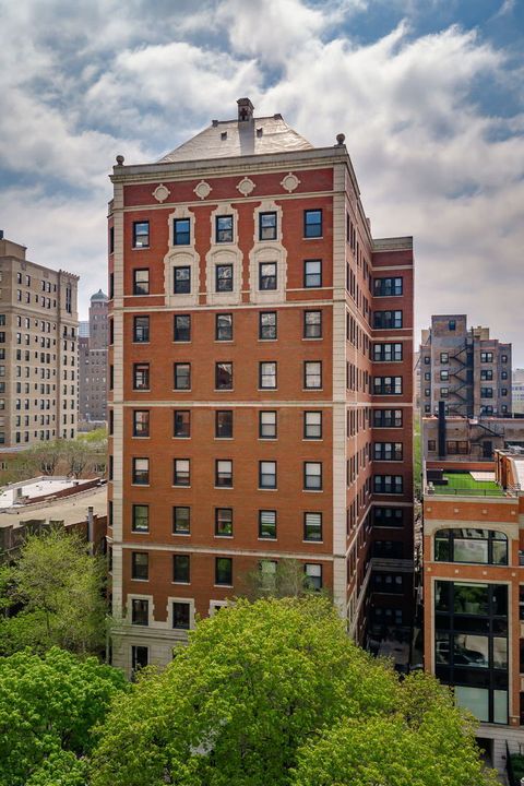 Photo of 433 W Briar Place #5B, Chicago, IL 60657 (MLS # 12625202)