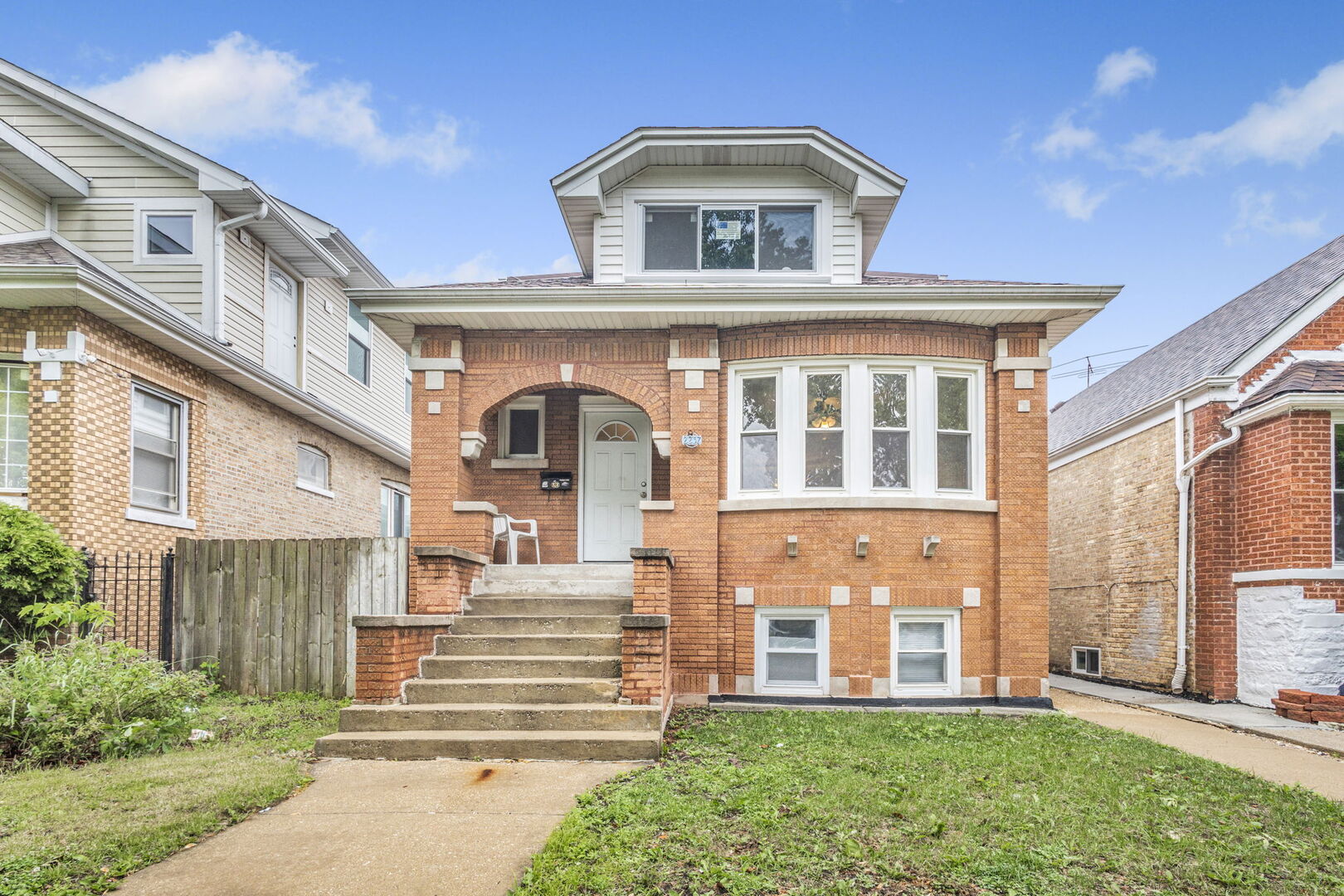2237 N Mulligan Avenue