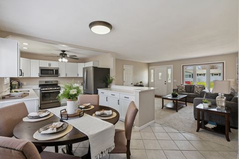 Tiny photo for 205 Park Lane Circle, Eldridge, IA 52748 (MLS # 12602245)