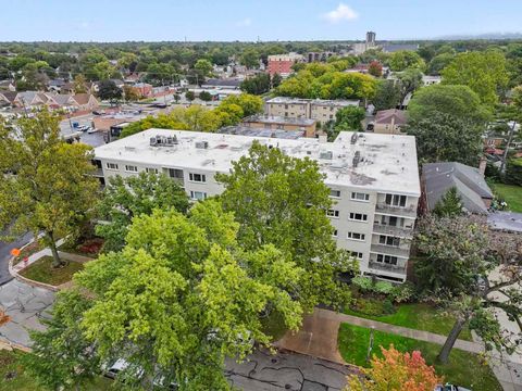 Tiny photo for 1535 Forest Avenue #305, River Forest, IL 60305 (MLS # 12495283)