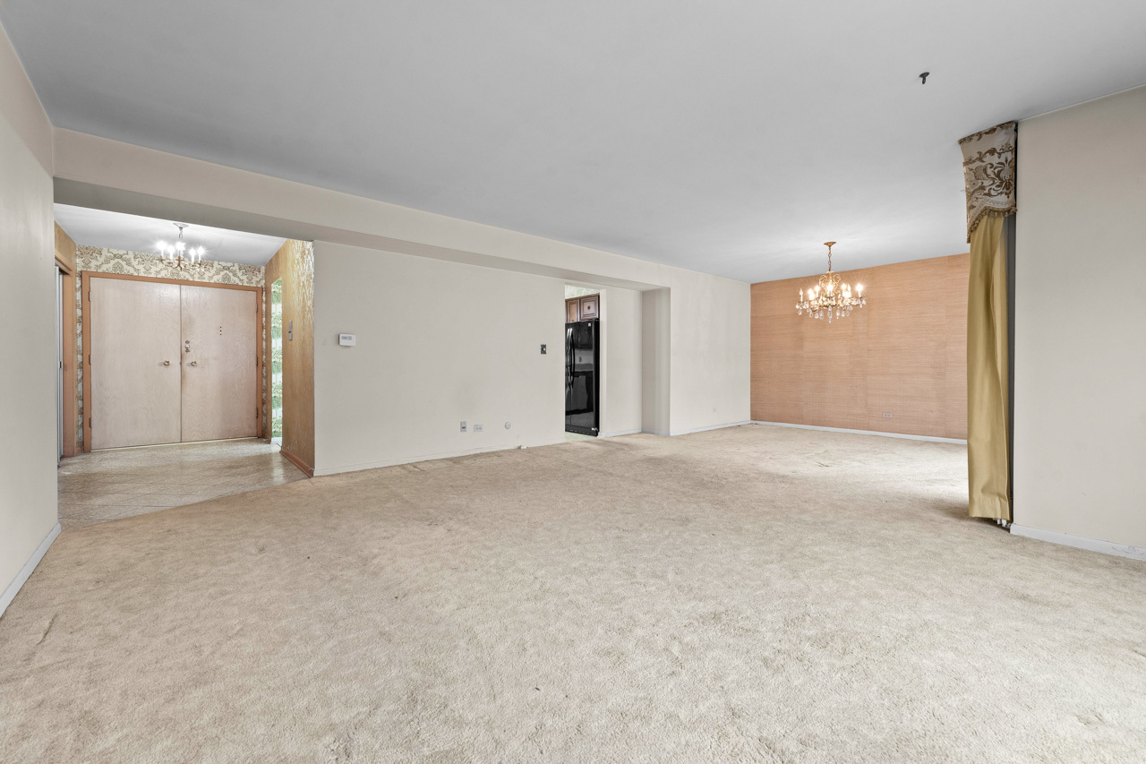 1535 Forest Avenue 305