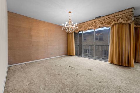 Tiny photo for 1535 Forest Avenue #305, River Forest, IL 60305 (MLS # 12495283)