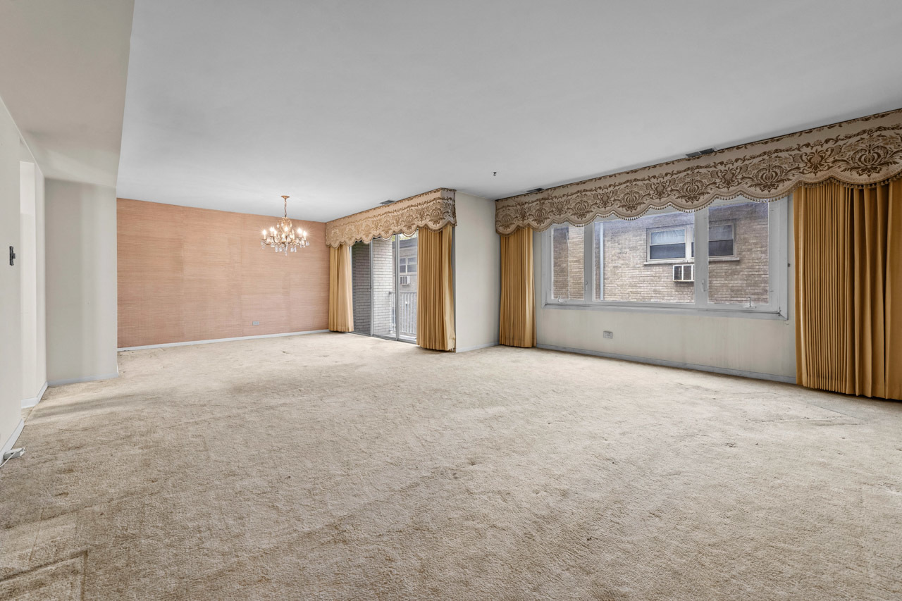 1535 Forest Avenue 305