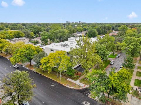 Tiny photo for 1535 Forest Avenue #305, River Forest, IL 60305 (MLS # 12495283)