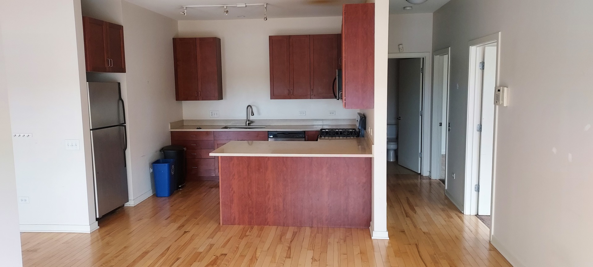 1155 W ROOSEVELT Road 412
