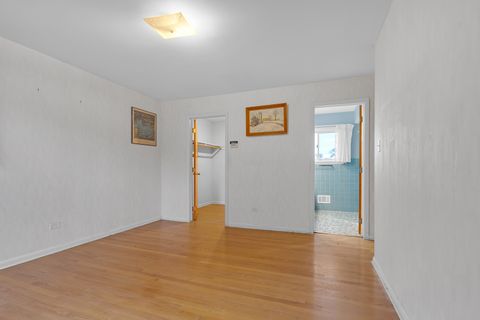 Tiny photo for 4646 W Fitch Avenue, Lincolnwood, IL 60712 (MLS # 12503822)