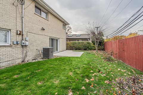 Tiny photo for 4646 W Fitch Avenue, Lincolnwood, IL 60712 (MLS # 12503822)