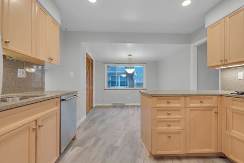 Tiny photo for 4646 W Fitch Avenue, Lincolnwood, IL 60712 (MLS # 12503822)