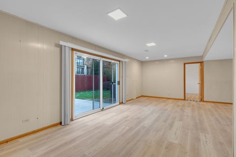 Tiny photo for 4646 W Fitch Avenue, Lincolnwood, IL 60712 (MLS # 12503822)