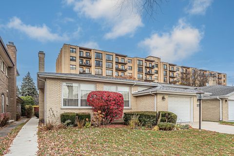 Tiny photo for 4646 W Fitch Avenue, Lincolnwood, IL 60712 (MLS # 12503822)