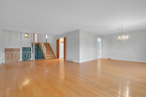 Tiny photo for 4646 W Fitch Avenue, Lincolnwood, IL 60712 (MLS # 12503822)