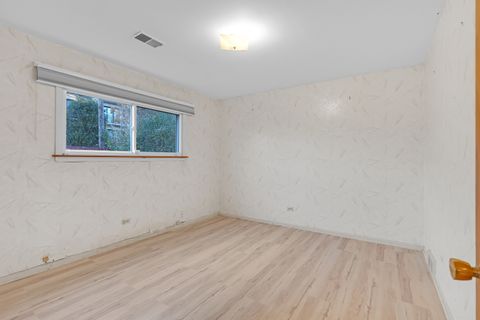 Tiny photo for 4646 W Fitch Avenue, Lincolnwood, IL 60712 (MLS # 12503822)