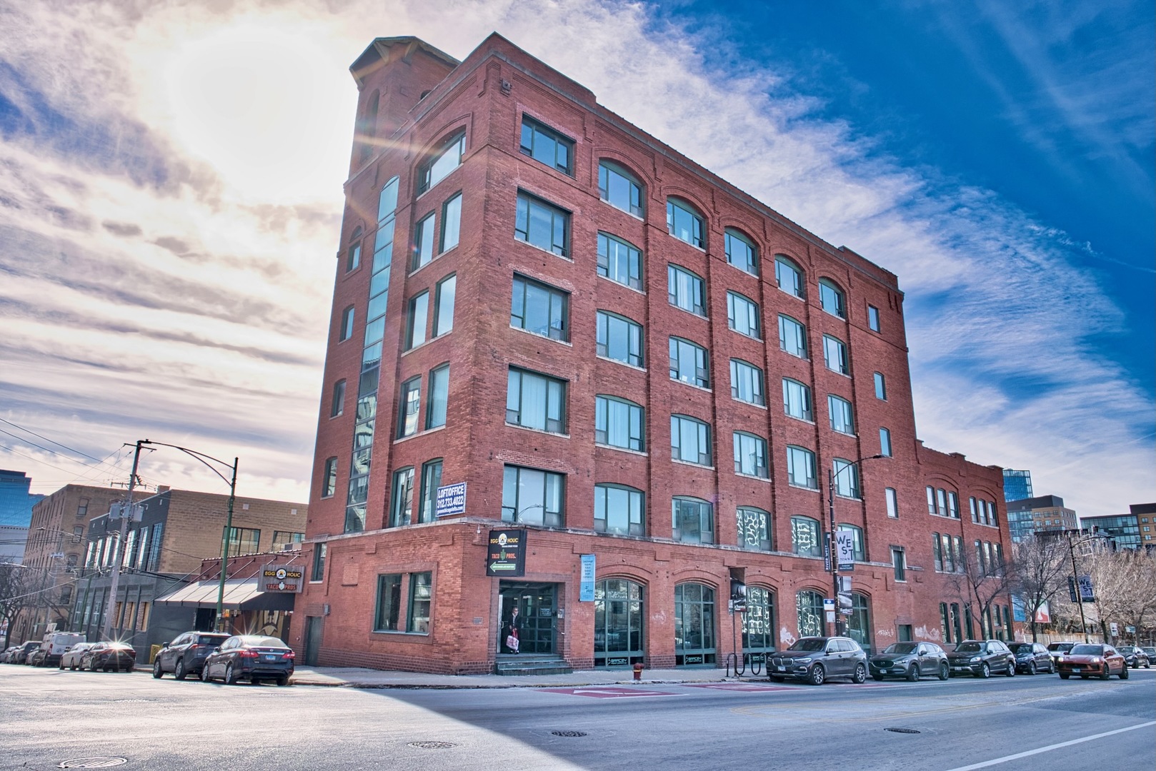 833 W Chicago Avenue