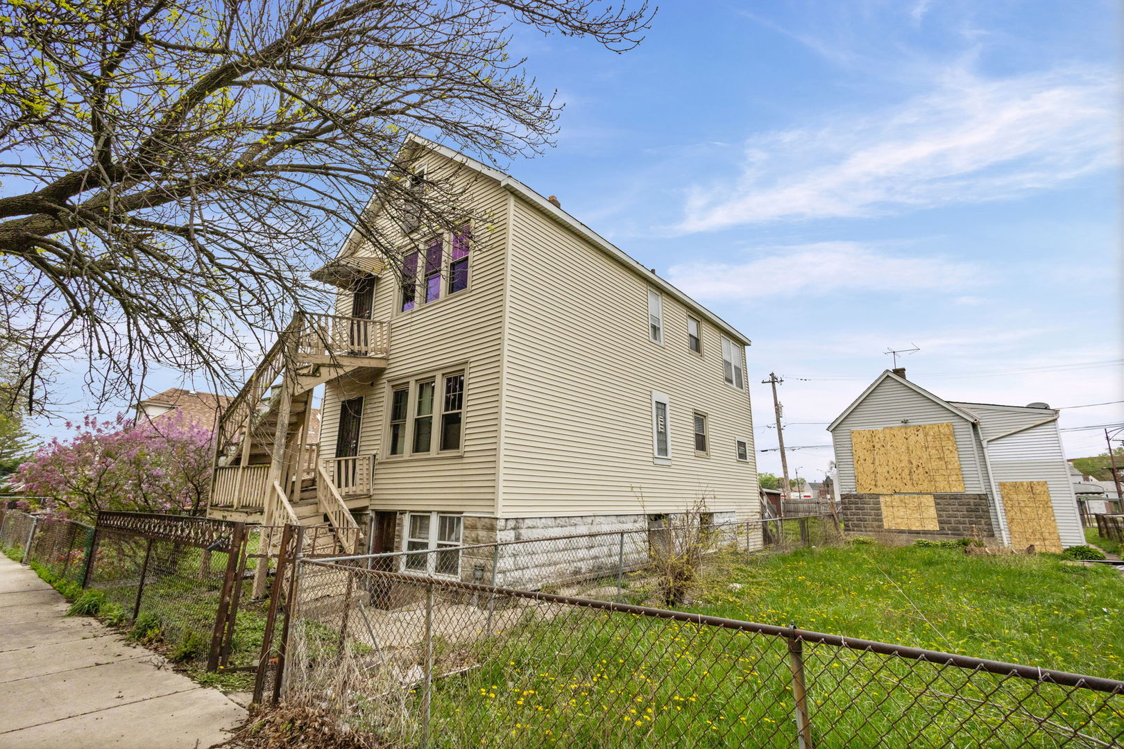 8405 S Baltimore Avenue