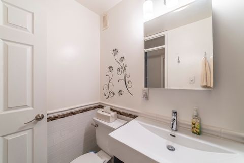 Tiny photo for 1340 N Dearborn Street #5C, Chicago, IL 60610 (MLS # 12517048)