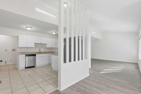 Tiny photo for 8554 W Bruce Drive, Niles, IL 60714 (MLS # 12498359)