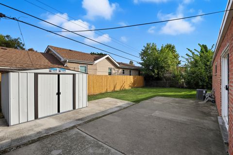 Tiny photo for 8554 W Bruce Drive, Niles, IL 60714 (MLS # 12498359)