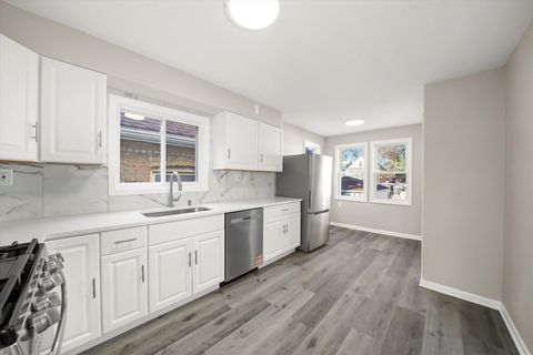 Tiny photo for 2510 N Linder Avenue, Chicago, IL 60639 (MLS # 12518376)