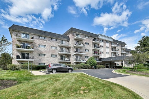 Tiny photo for 1000 S Lorraine Road #212, Wheaton, IL 60189 (MLS # 12769575)