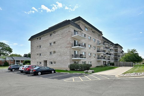 Tiny photo for 1000 S Lorraine Road #212, Wheaton, IL 60189 (MLS # 12769575)