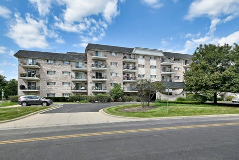 Tiny photo for 1000 S Lorraine Road #212, Wheaton, IL 60189 (MLS # 12769575)