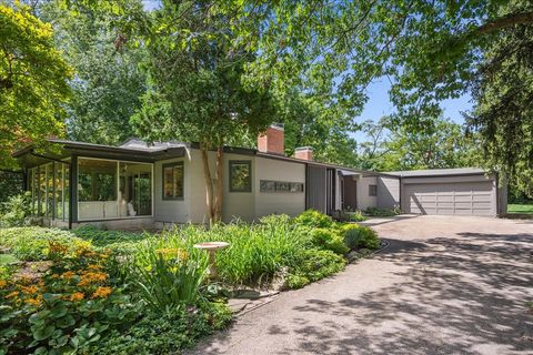 Photo of 764 Boal Parkway, Winnetka, IL 60093 (MLS # 12451416)