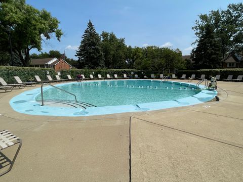 Tiny photo for 20 N Tower Road #10A, Oak Brook, IL 60523 (MLS # 12402296)