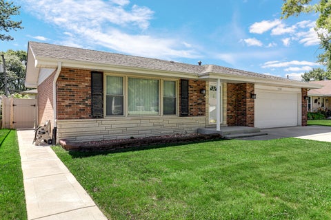 Tiny photo for 17106 Ingleside Avenue, South Holland, IL 60473 (MLS # 12681943)