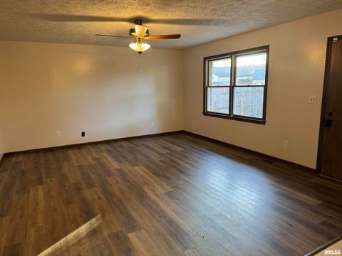 Tiny photo for 602 OSAGE Drive, Centralia, IL 62801 (MLS # EB460513)