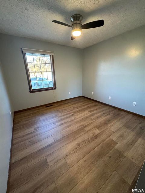 Tiny photo for 602 OSAGE Drive, Centralia, IL 62801 (MLS # EB460513)