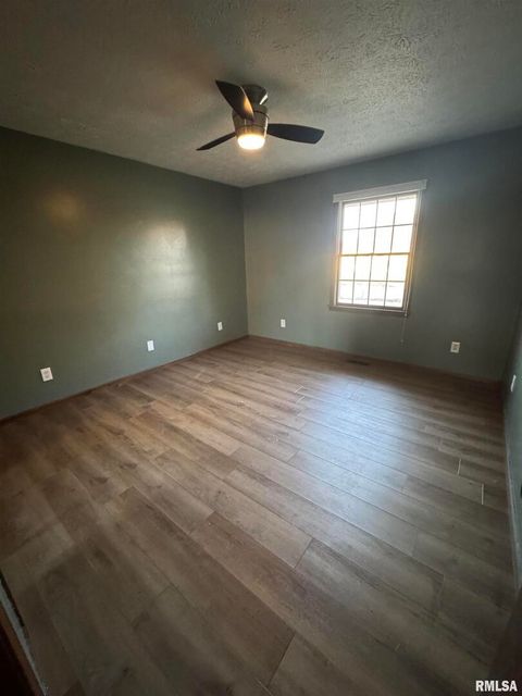 Tiny photo for 602 OSAGE Drive, Centralia, IL 62801 (MLS # EB460513)