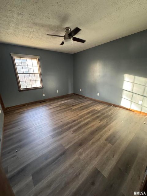 Tiny photo for 602 OSAGE Drive, Centralia, IL 62801 (MLS # EB460513)