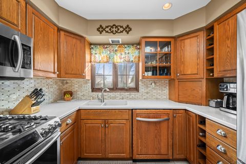 Tiny photo for 5187 Chambers Drive, Hoffman Estates, IL 60010 (MLS # 12538790)