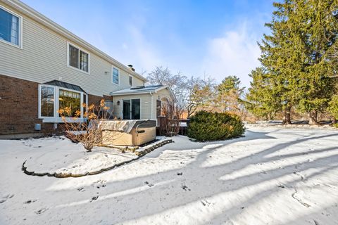 Tiny photo for 5187 Chambers Drive, Hoffman Estates, IL 60010 (MLS # 12538790)