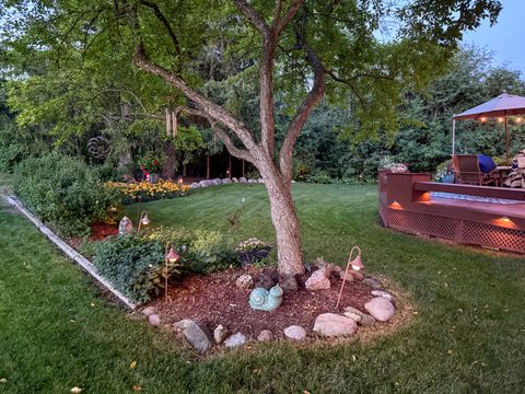 Tiny photo for 5187 Chambers Drive, Hoffman Estates, IL 60010 (MLS # 12538790)