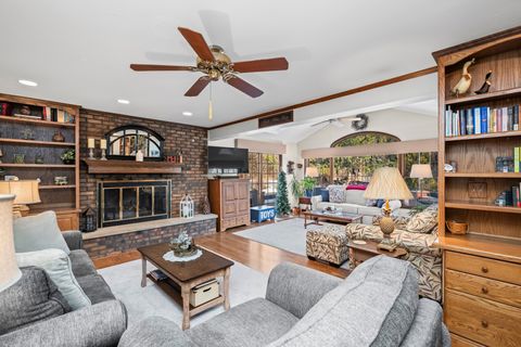 Tiny photo for 5187 Chambers Drive, Hoffman Estates, IL 60010 (MLS # 12538790)