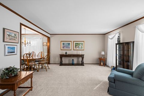 Tiny photo for 5187 Chambers Drive, Hoffman Estates, IL 60010 (MLS # 12538790)