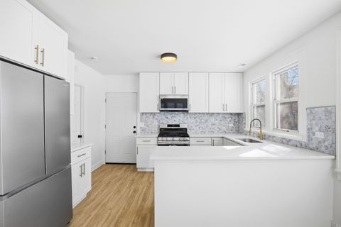 Tiny photo for 2908 Oakwood Avenue, McHenry, IL 60051 (MLS # 12615577)