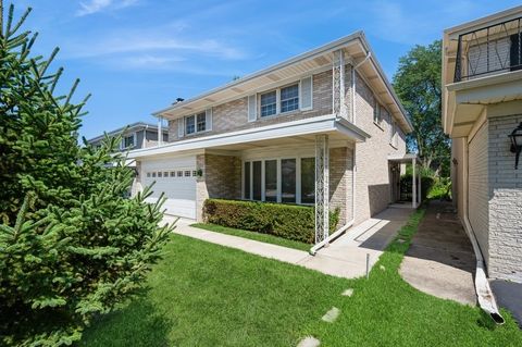 Tiny photo for 7245 N Kostner Avenue, Lincolnwood, IL 60712 (MLS # 12489407)