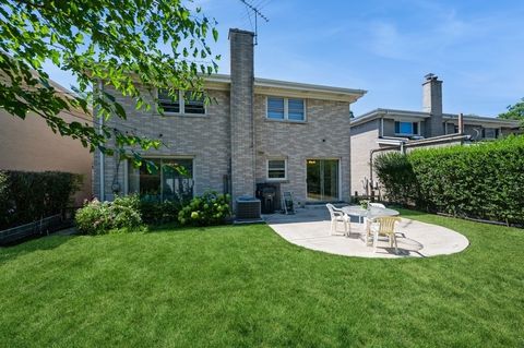 Tiny photo for 7245 N Kostner Avenue, Lincolnwood, IL 60712 (MLS # 12489407)