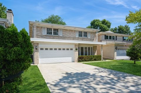Tiny photo for 7245 N Kostner Avenue, Lincolnwood, IL 60712 (MLS # 12489407)