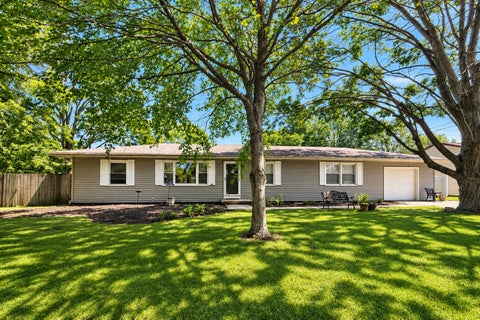 Photo of 1802 PEACH Street, Champaign, IL 61820 (MLS # 12739625)